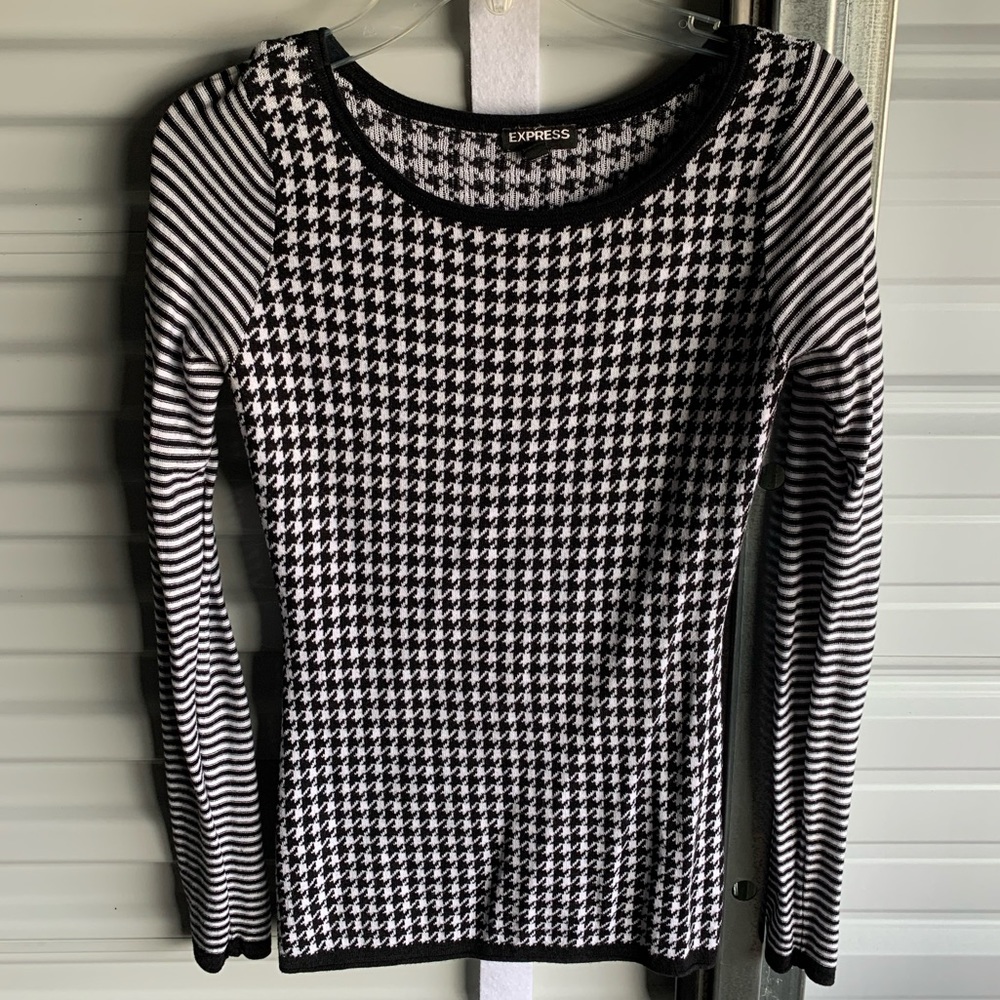 Houndstooth fitted sweater XS